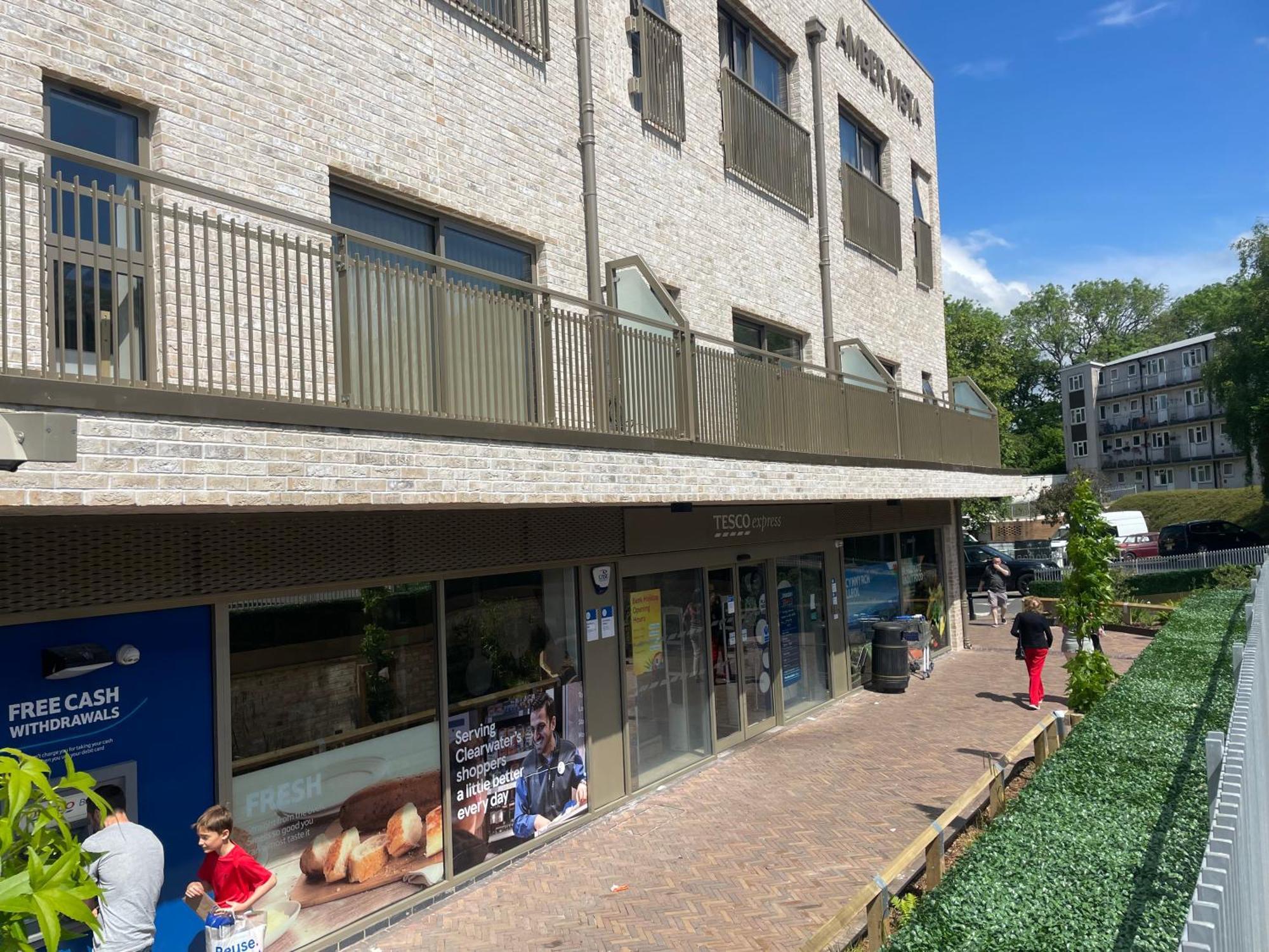 Amber Vista 2 Bedroom Apartments- Supermarket, Coffee Shop, Restaurants & Parking Below Cardiff Exterior foto