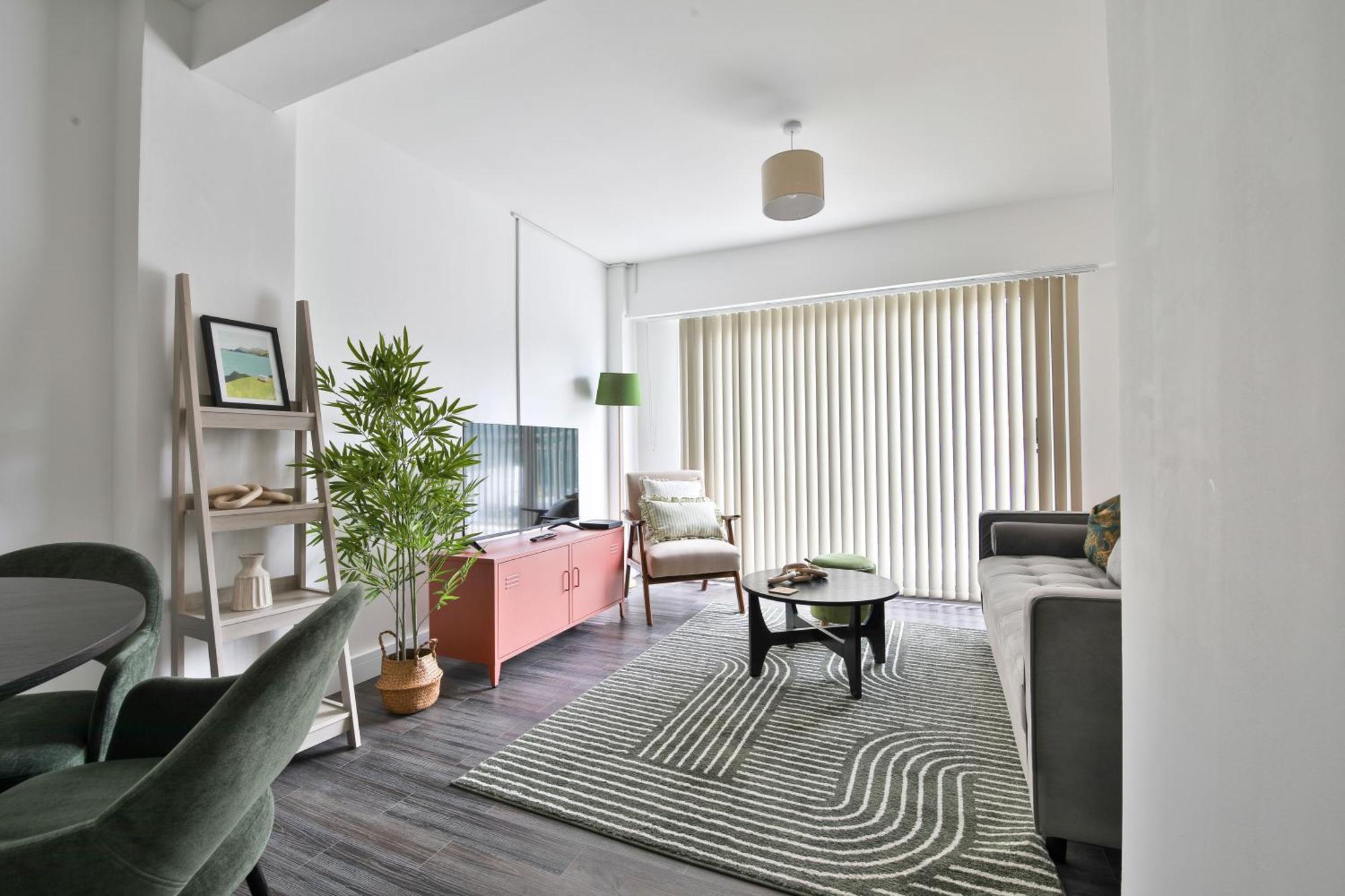 Amber Vista 2 Bedroom Apartments- Supermarket, Coffee Shop, Restaurants & Parking Below Cardiff Exterior foto