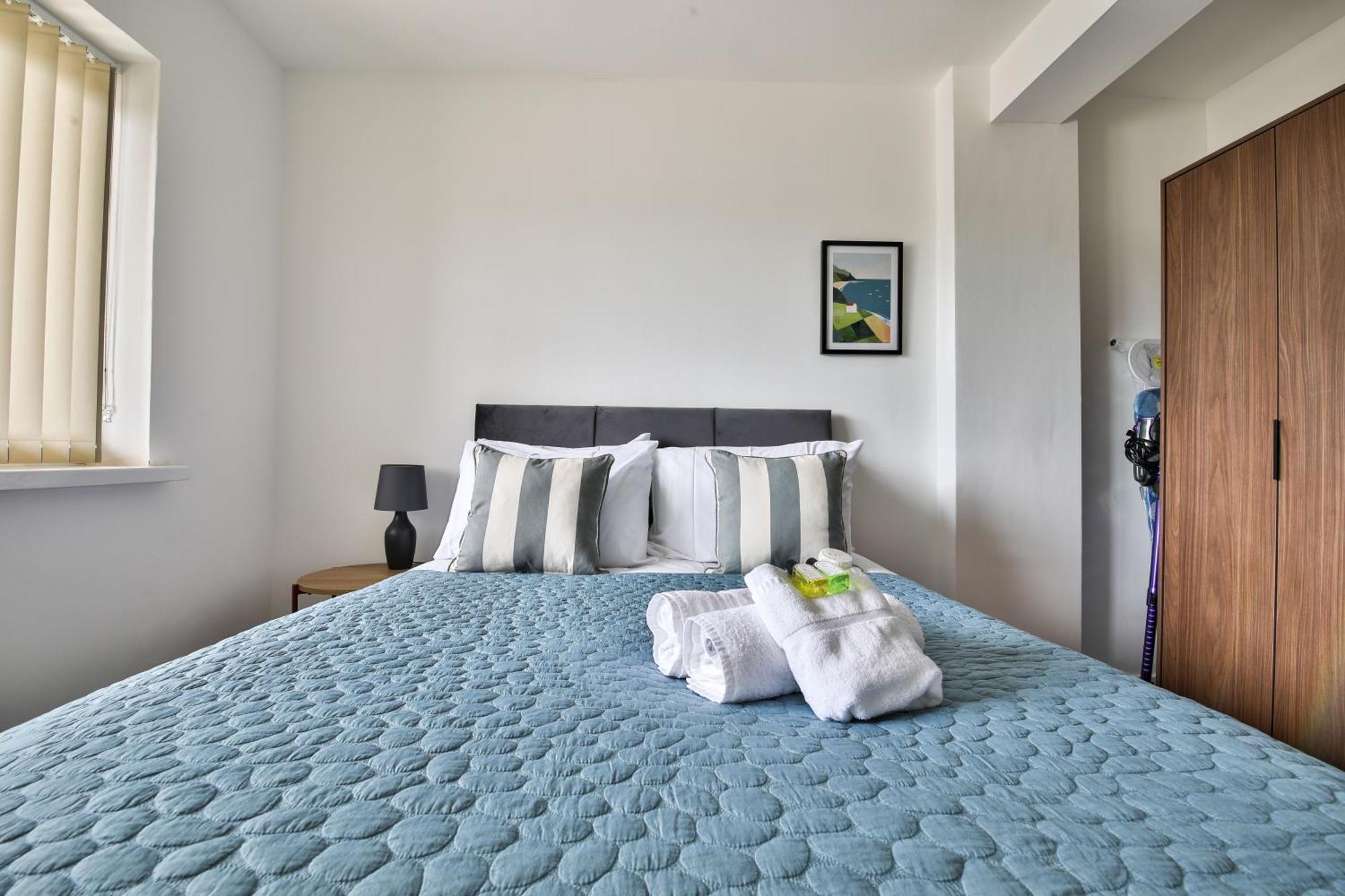 Amber Vista 2 Bedroom Apartments- Supermarket, Coffee Shop, Restaurants & Parking Below Cardiff Exterior foto